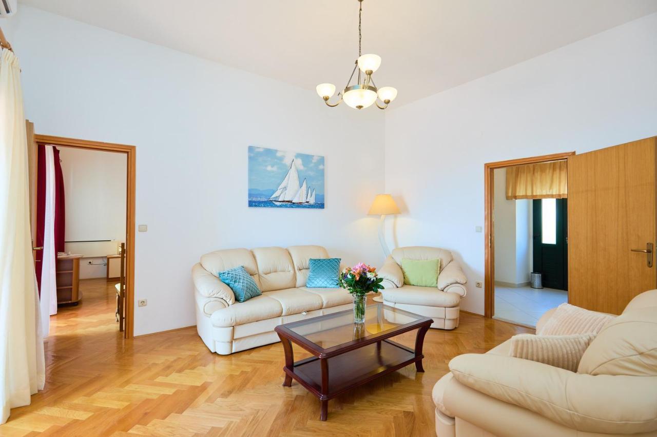 Apartman Ani 米利尼 外观 照片